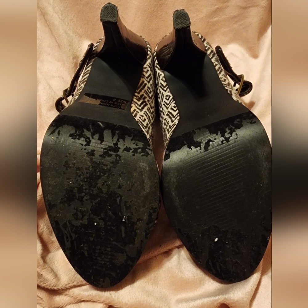 Heels - Picture 3 of 5
